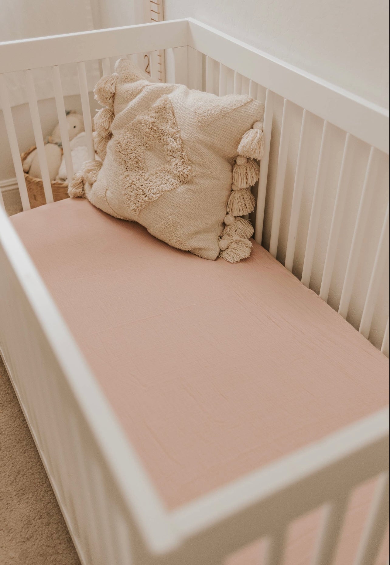 Mauve Solid Gauze Crib Sheet